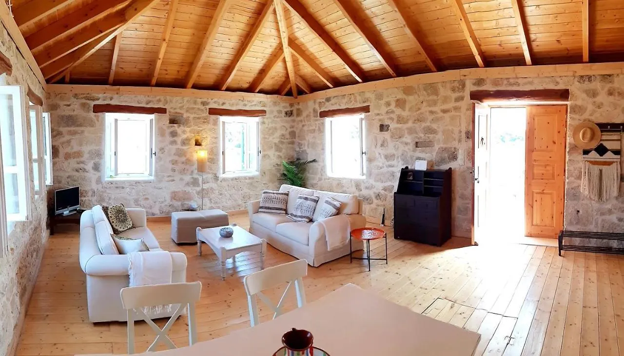 Villa The House. Light & Stone. à Lixouri 0*,  Grèce